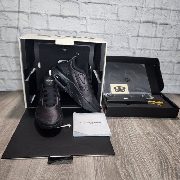 NIKE ADAPT Auto MAX in Triple Black (U.S. Charger) - Picture 3 of 13